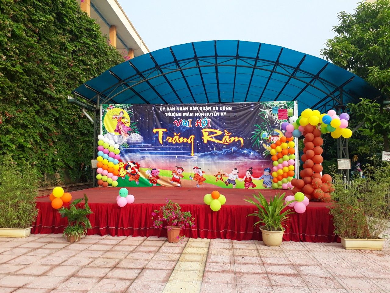 Các bé trường mầm non vui hội trăng rằm