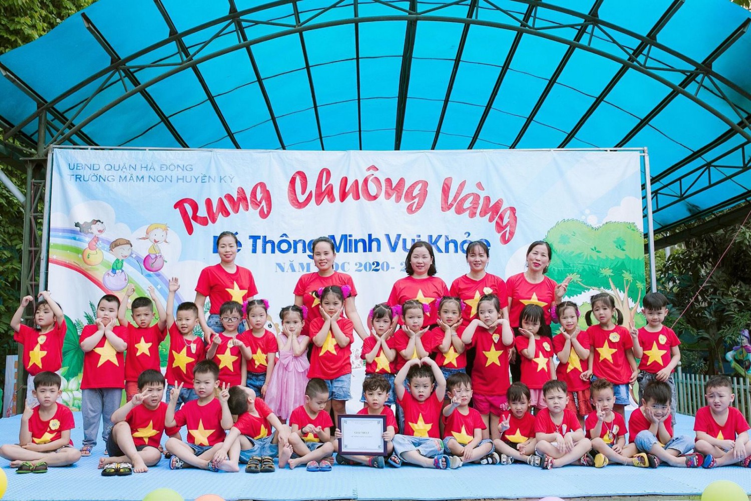 Hội thi " Bé thông minh vui khỏe"