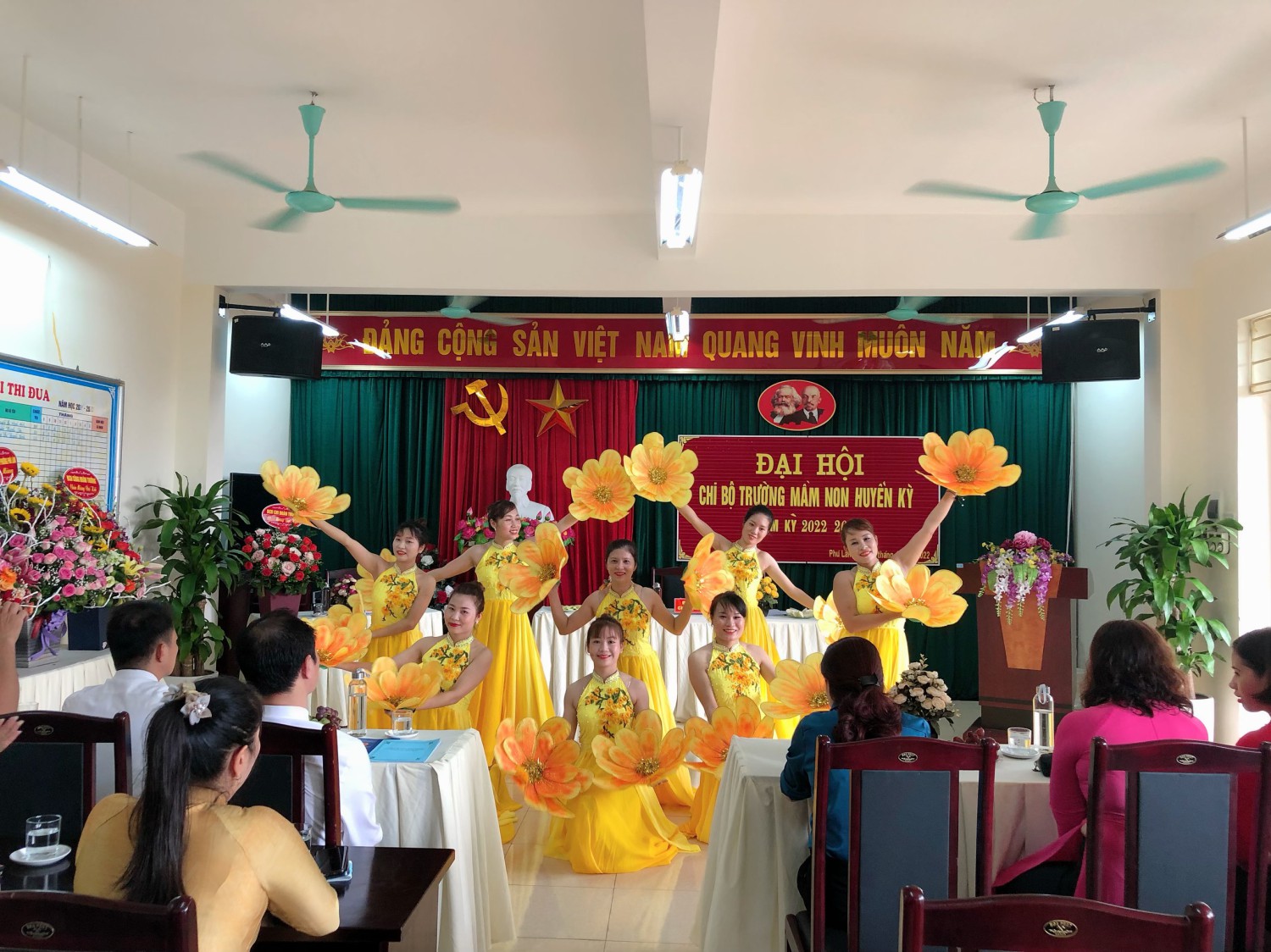 CHI BỘ TRƯỜNG MN HUYỀN KỲ TỔ CHỨC THÀNH CÔNG ĐẠI HỘI CHI BỘ NHIỆM KỲ 2022-2025