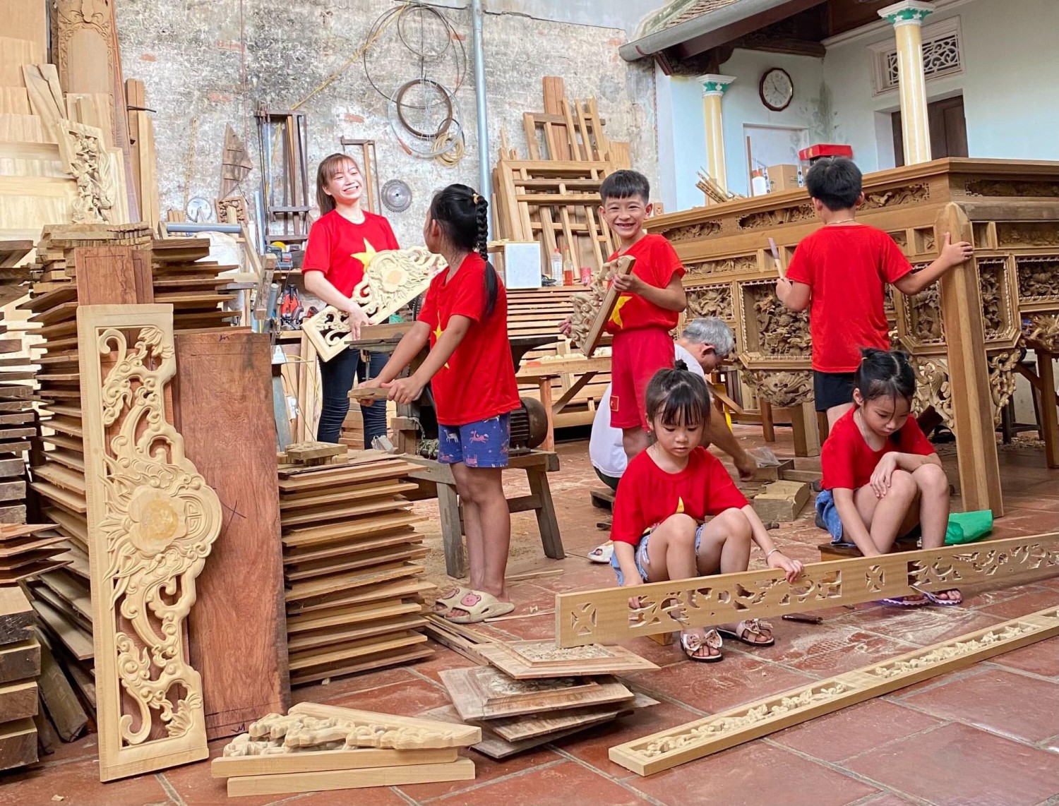 CÔNG ĐOÀN TRƯỜNG MẦM NON THAM GIA CUỘC THI ẢNH  DẤU ẤN CÔNG ĐOÀN VÀ NGƯỜI LAO ĐỘNG THỦ ĐÔ